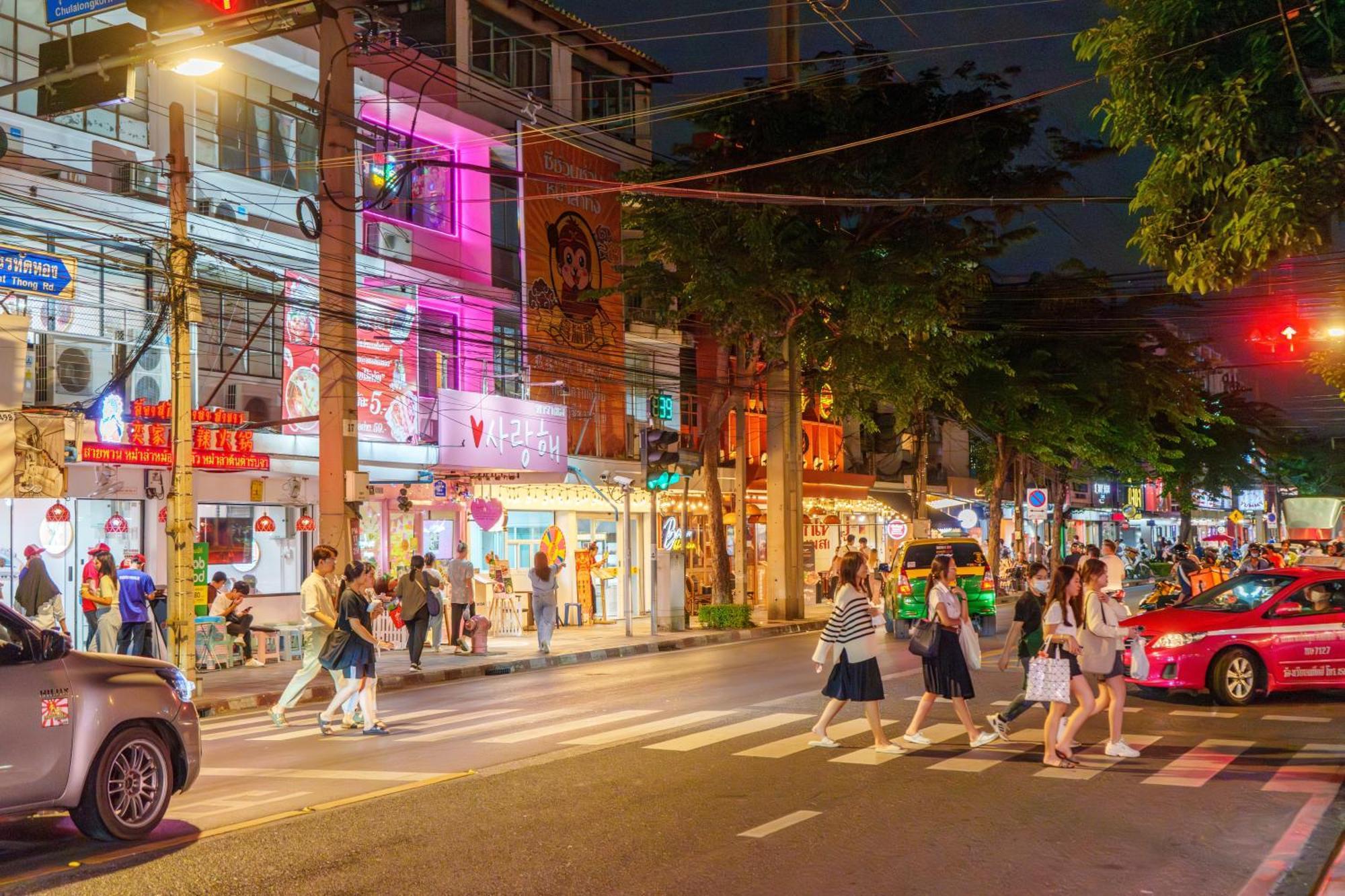Banthat Thong Hostel Bangkok Eksteriør billede